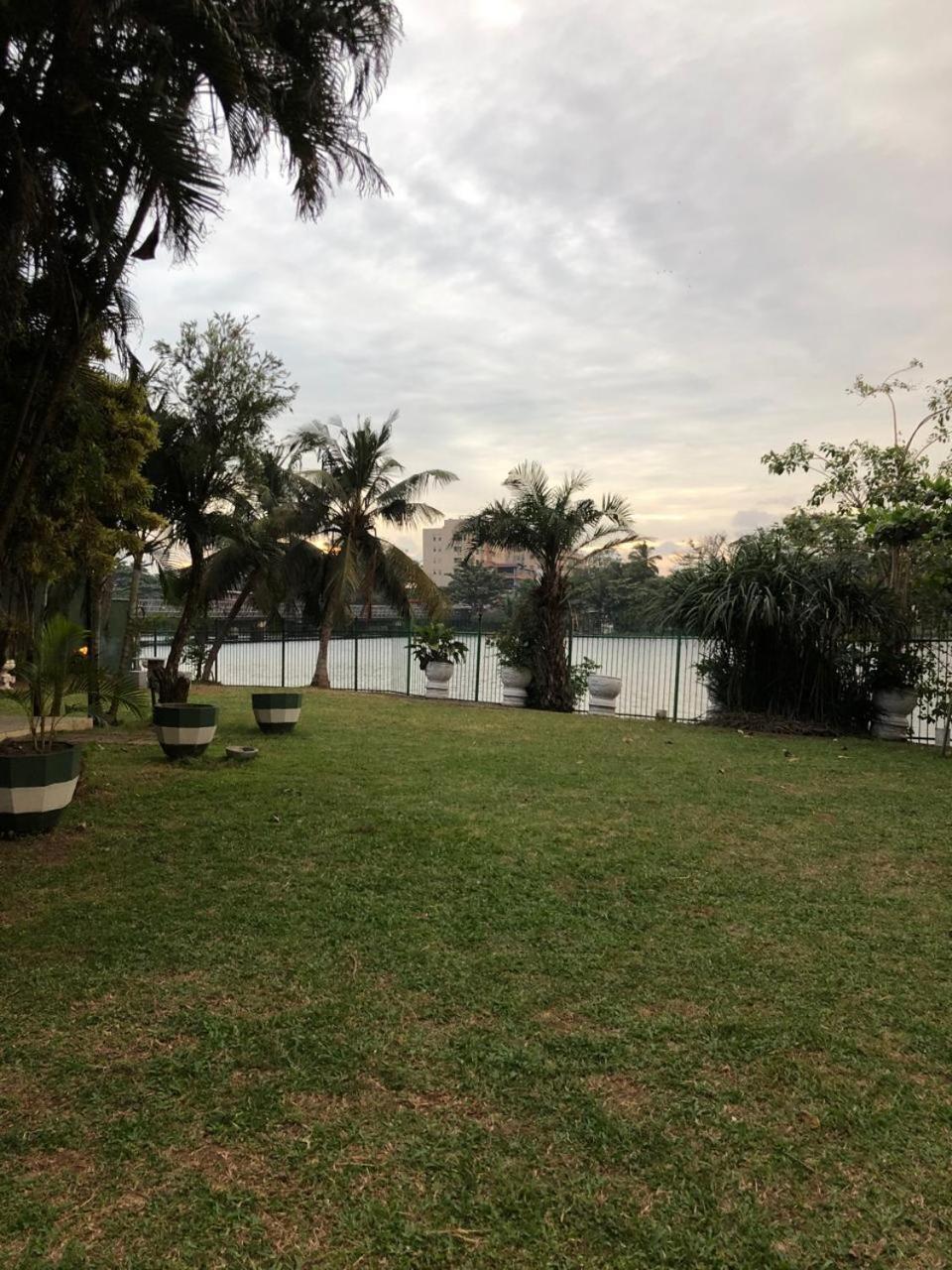 Amani Lake Resort Panadura Luaran gambar