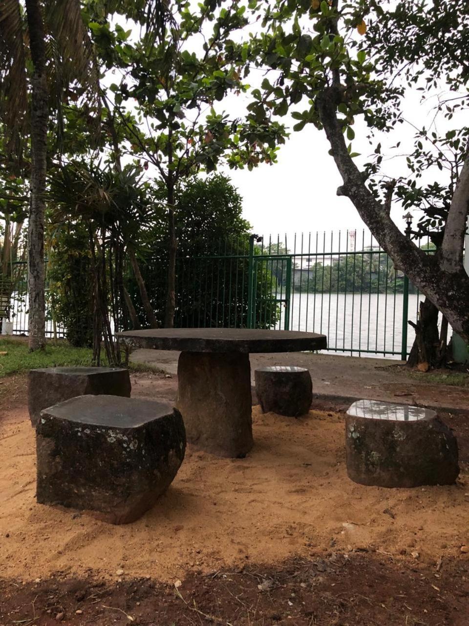 Amani Lake Resort Panadura Luaran gambar