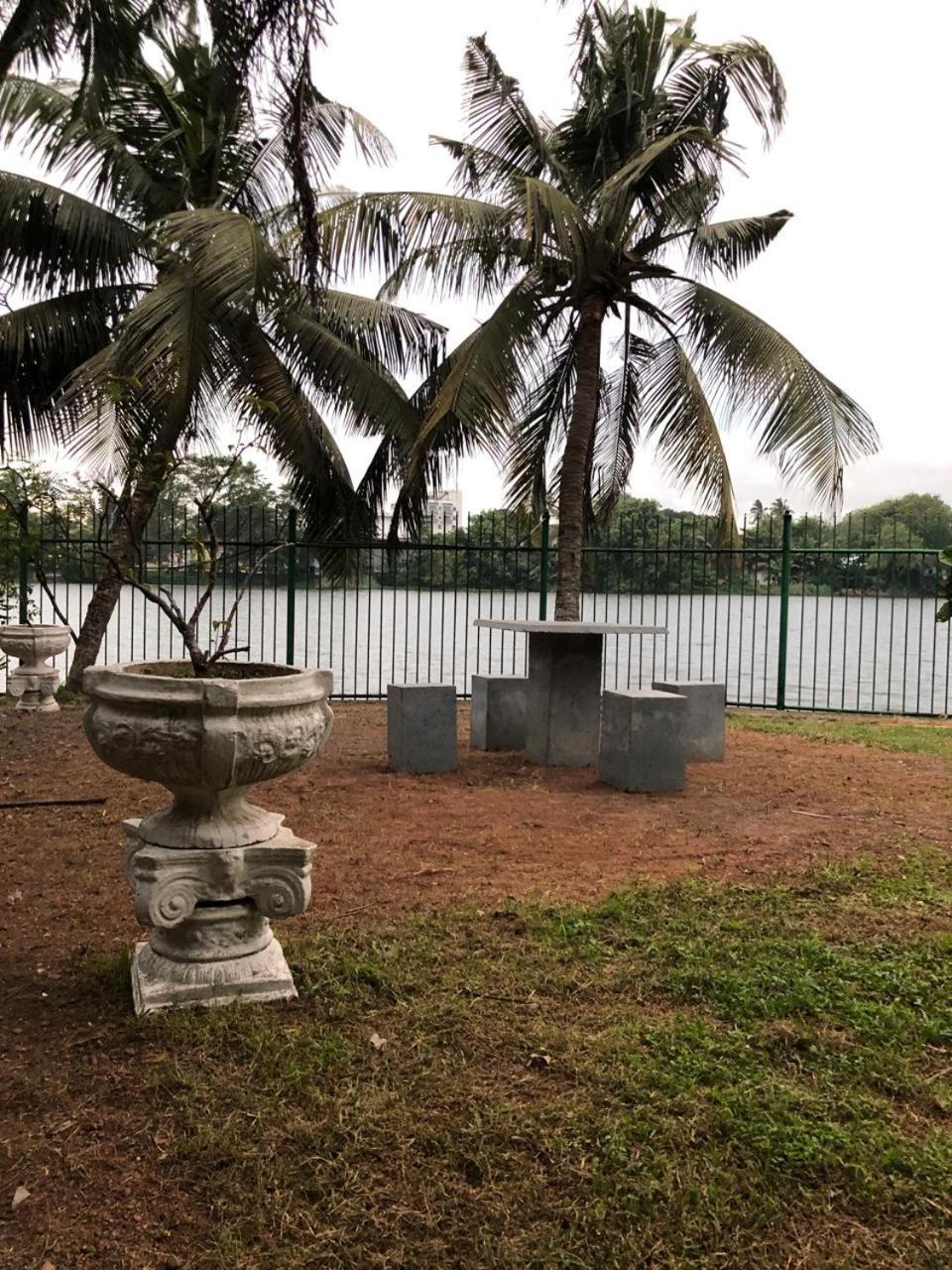 Amani Lake Resort Panadura Luaran gambar